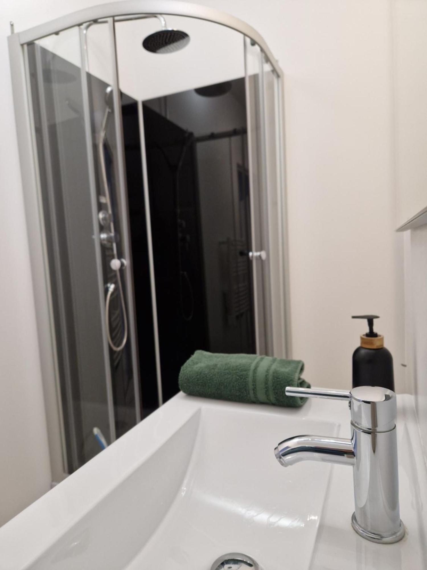 Les Appartements De Lucie Eaux Bonnes Bagian luar foto